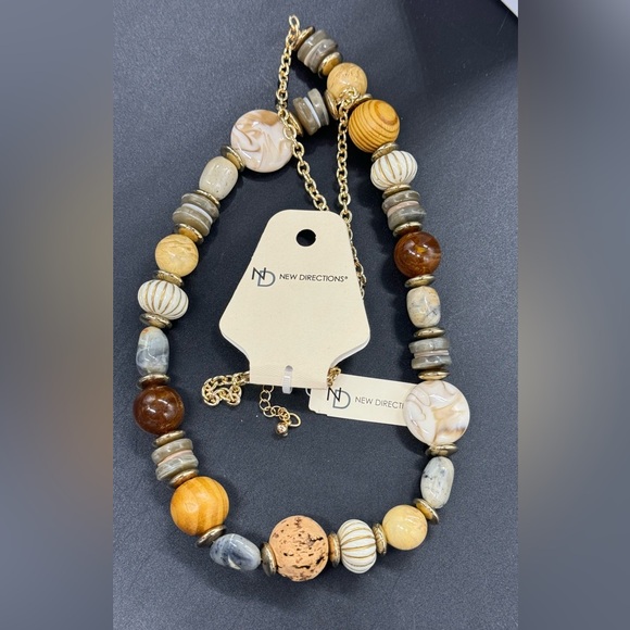 ND New Directions Long Gold Tone Necklace with Stone and Wooden Beads - Picture 11 of 11